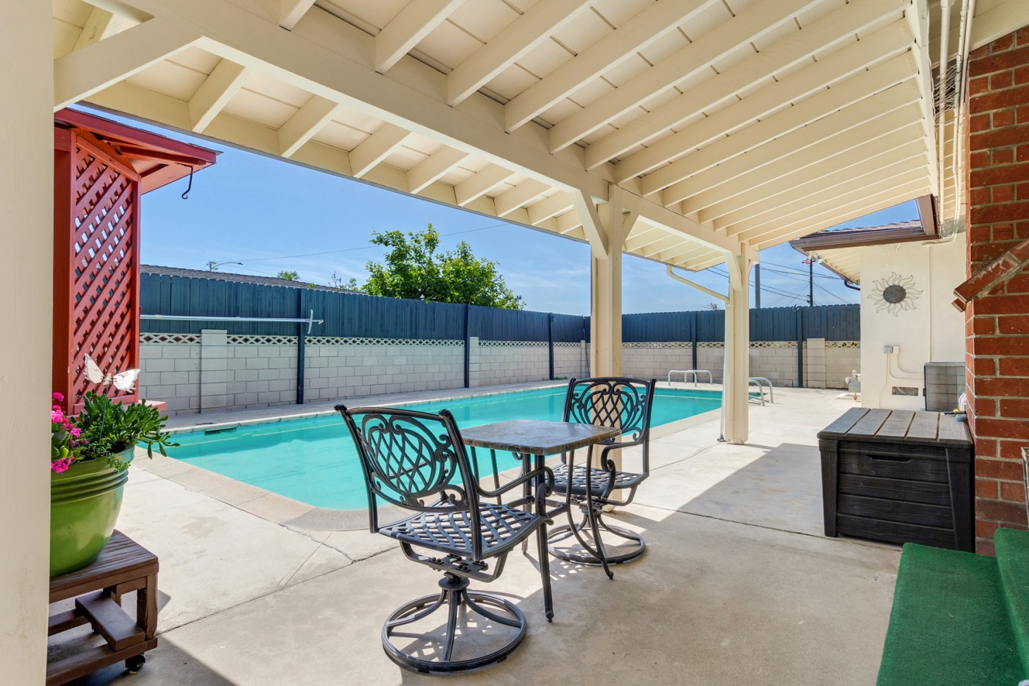 Elfyer - Azusa, CA House - For Sale