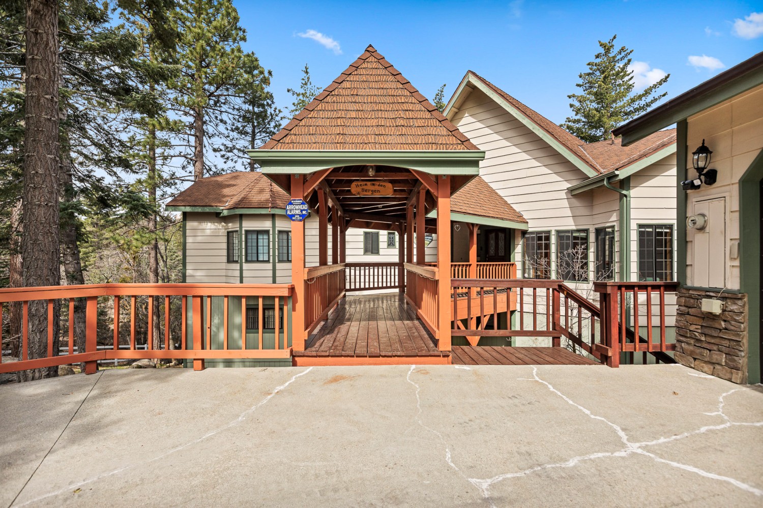 Elfyer - Running Springs,  House - For Sale