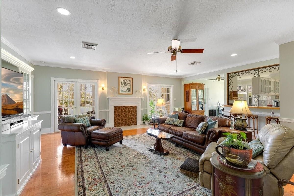 Elfyer - Lake Jackson, TX House - For Sale