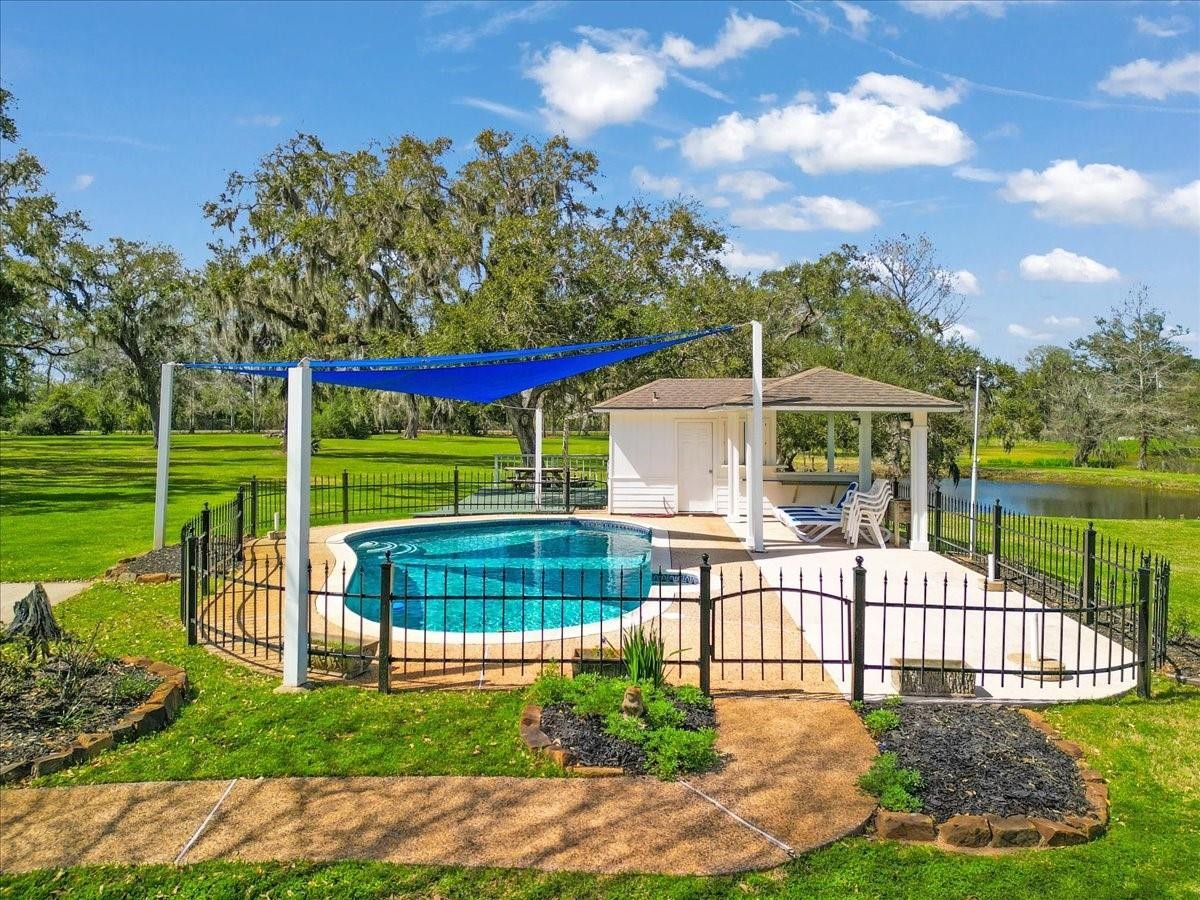 Elfyer - Lake Jackson, TX House - For Sale