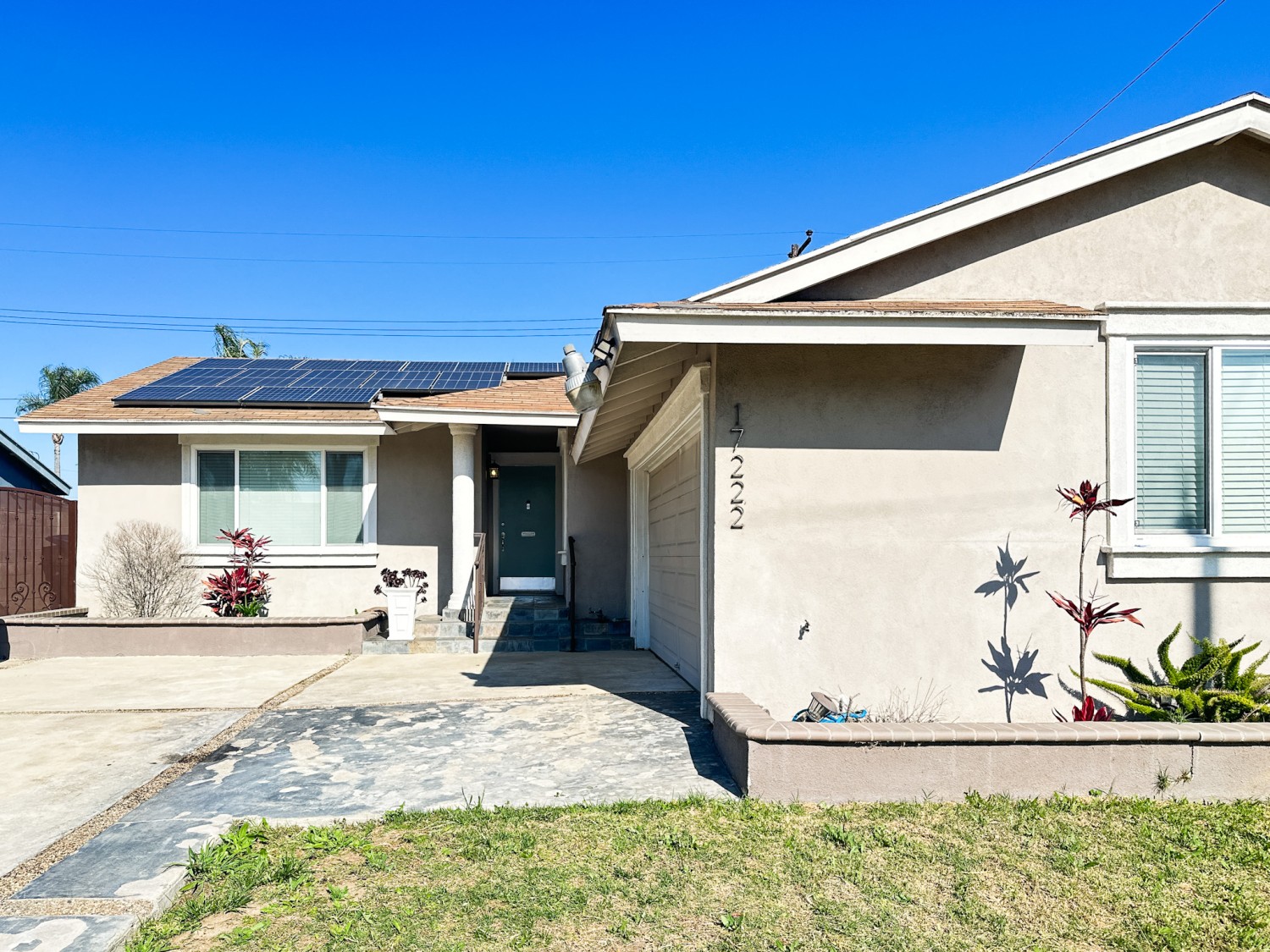 Elfyer - Carson, CA House - For Sale