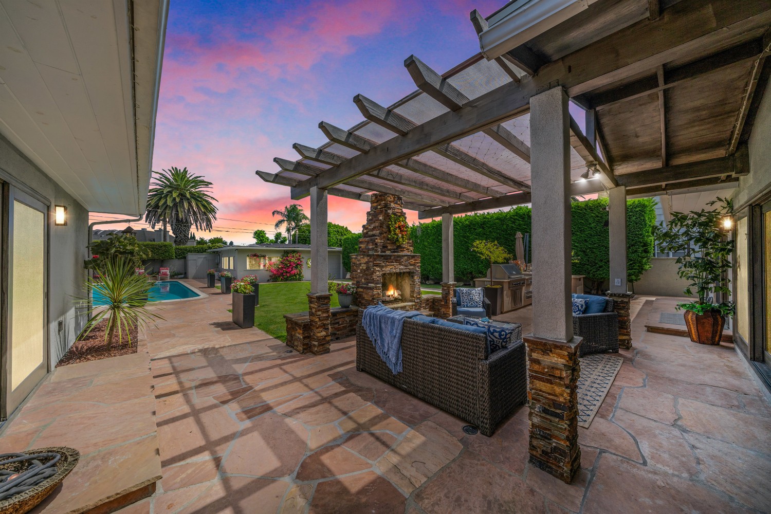 Elfyer - Long Beach, CA House - For Sale