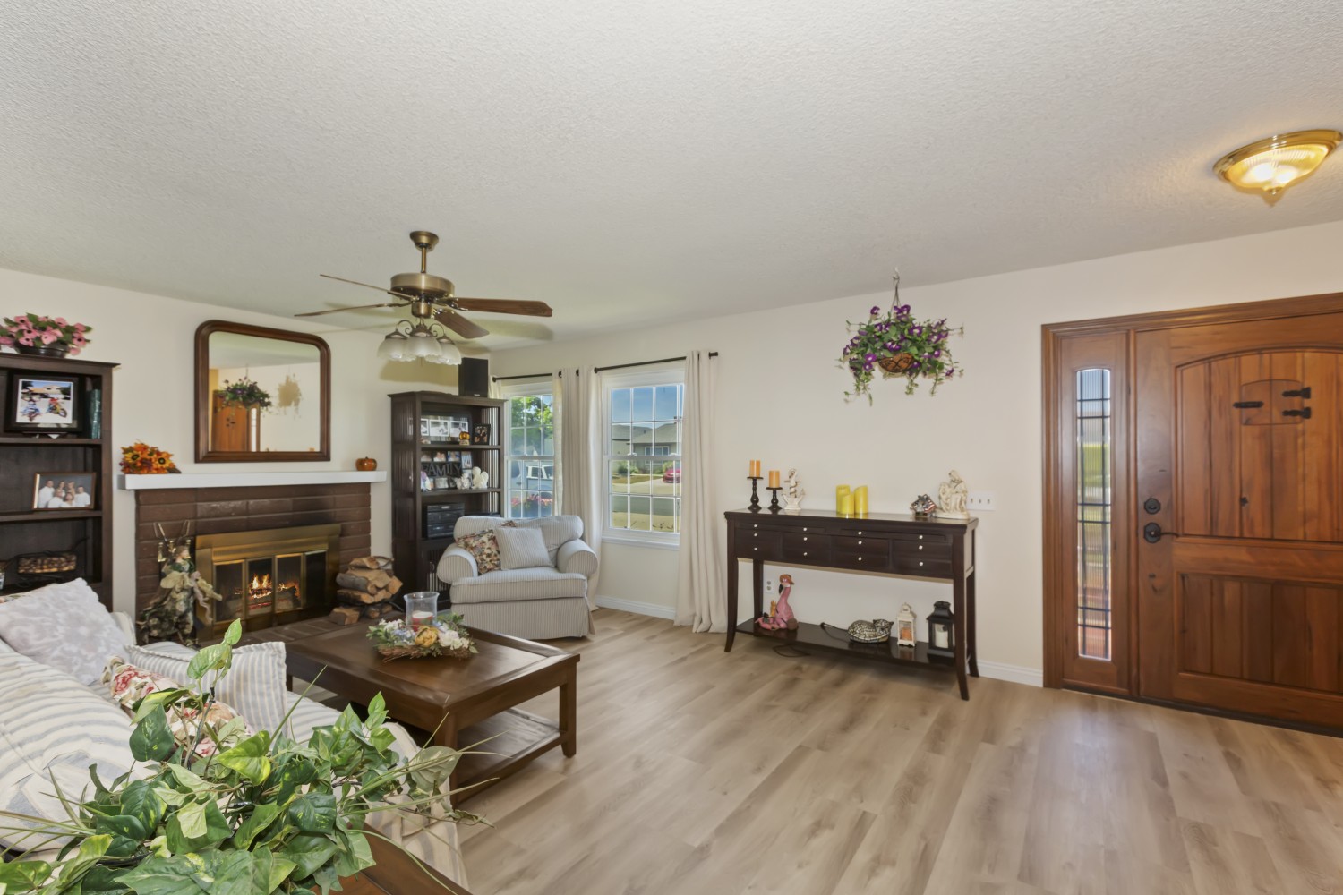 Elfyer - Riverside, CA House - For Sale