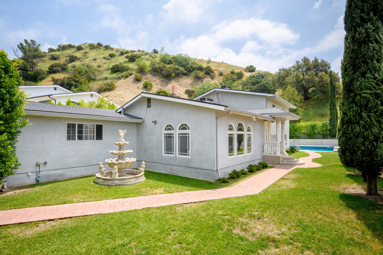 Elfyer - Sun Valley, CA House - For Sale