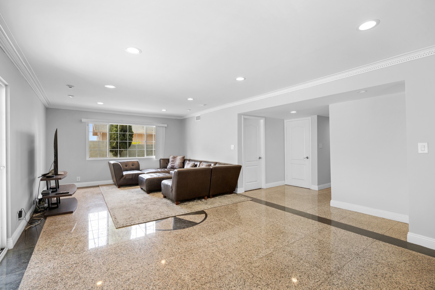 Elfyer - Sun Valley, CA House - For Sale