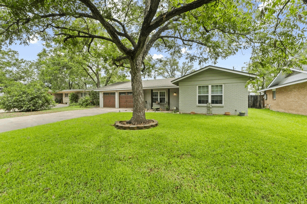 3206 Silverleaf Dr