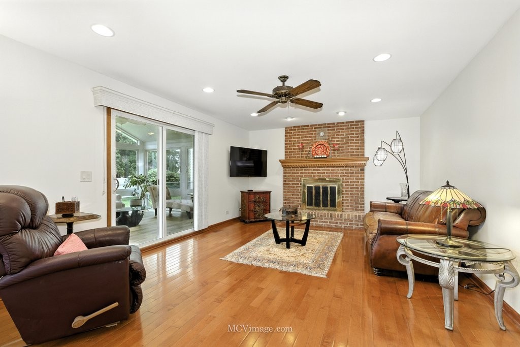 Elfyer - Hoffman Estates, IL House - For Sale