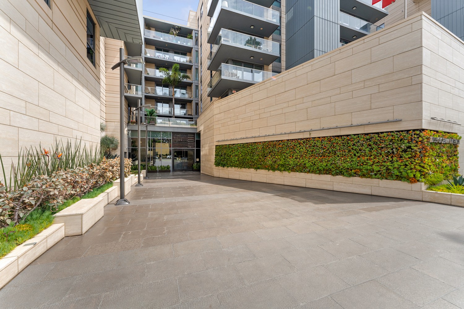 Elfyer - Santa Monica, CA House - For Sale