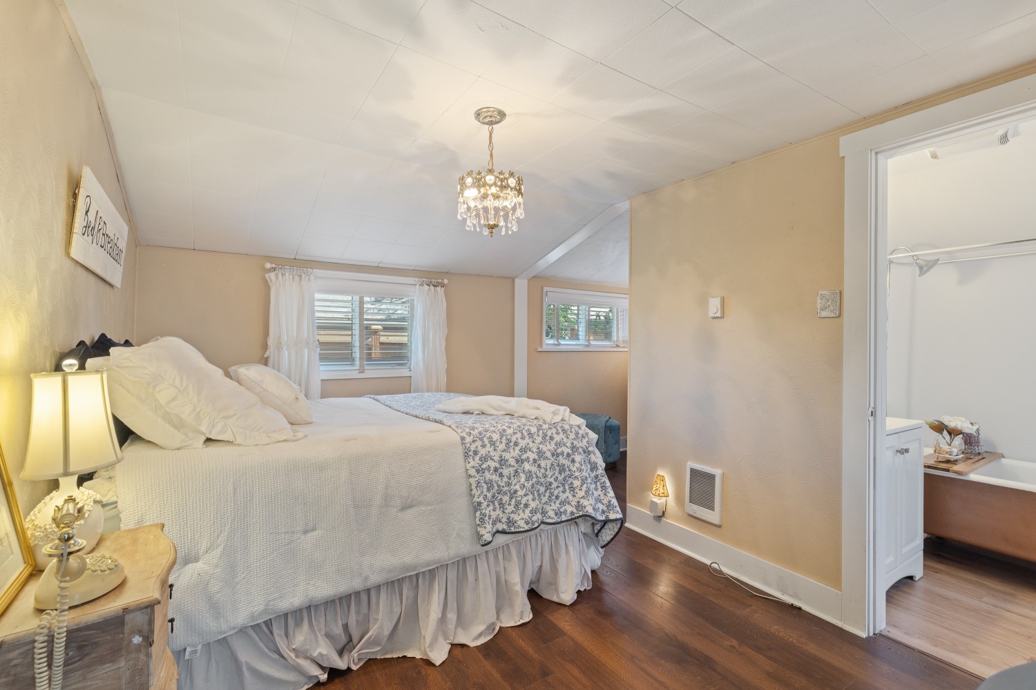 Elfyer - Tacoma, WA House - For Sale