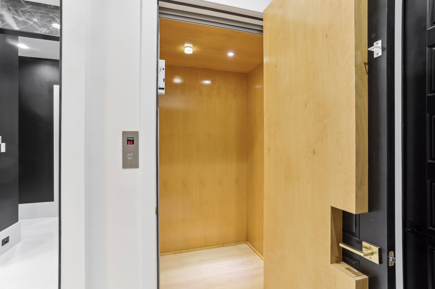 Elfyer - Houston, TX House - For Sale