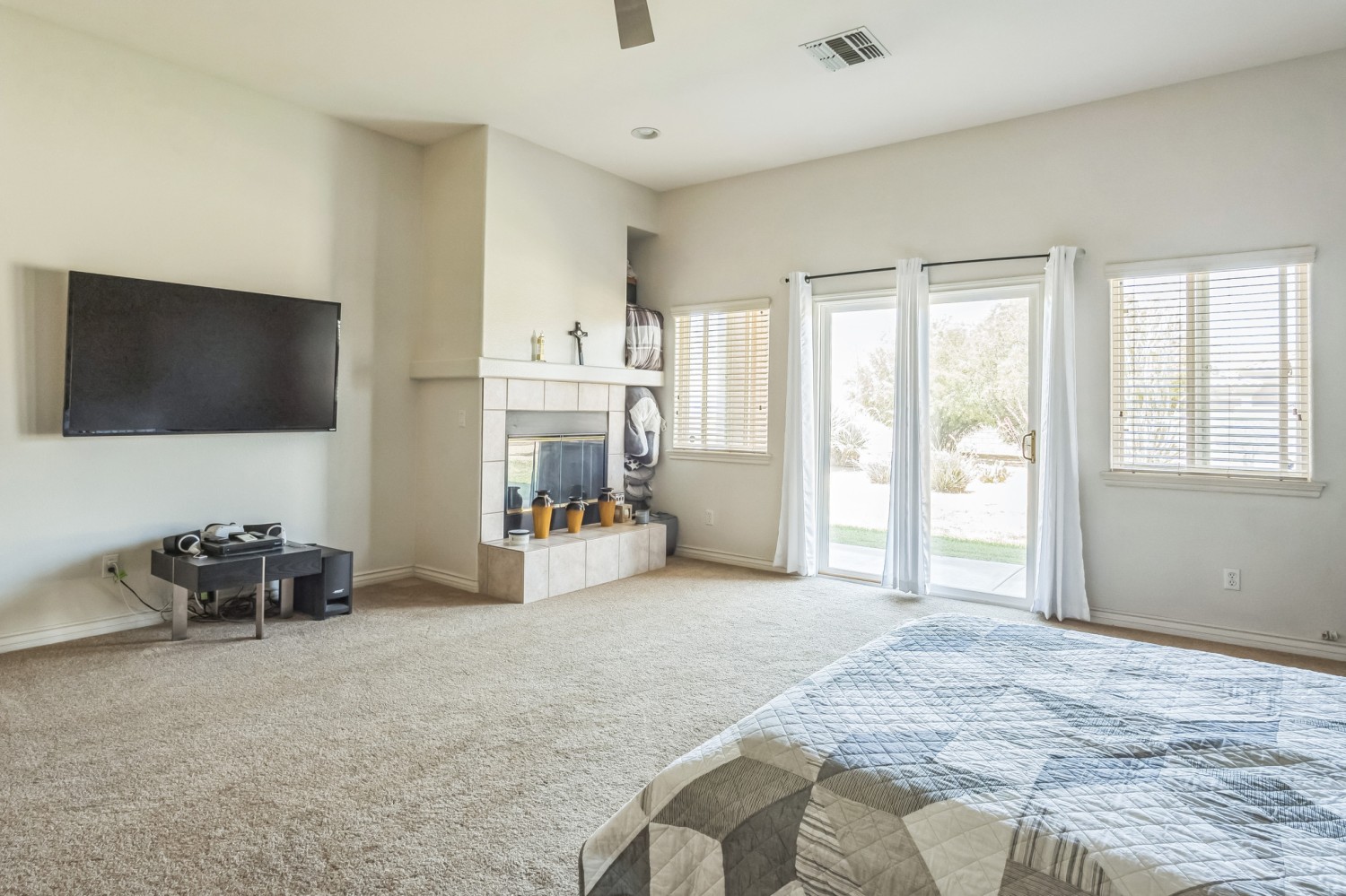 Elfyer - Apple Valley, CA House - For Sale