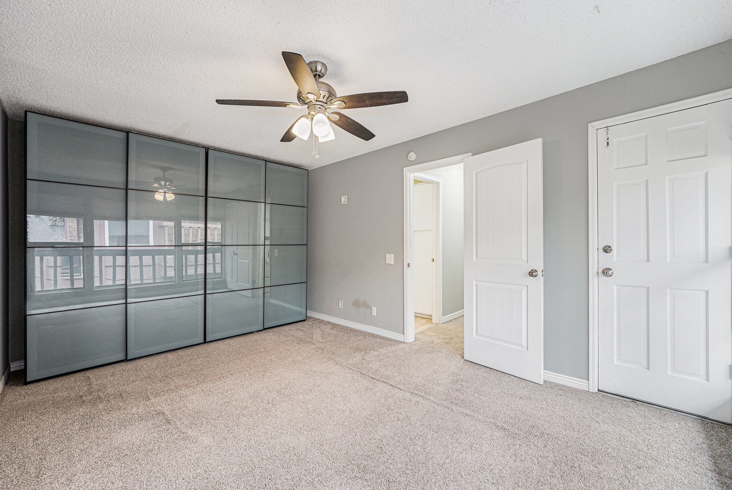 Elfyer - Aurora, CO House - For Sale