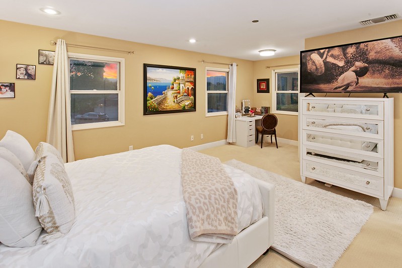 Elfyer - West Hills, CA House - For Sale