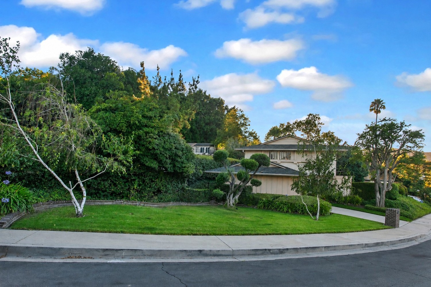 Elfyer - West Hills, CA House - For Sale