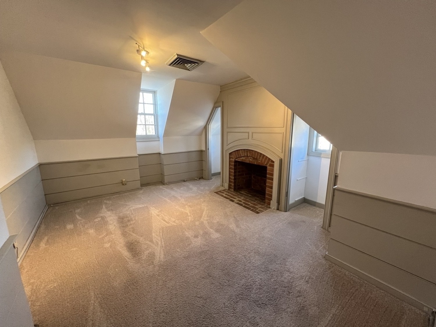 Elfyer - CHARLOTTESVILLE, VA House - For Sale