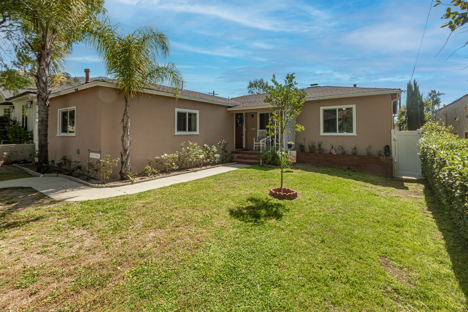 Elfyer - Burbank, CA House - For Sale