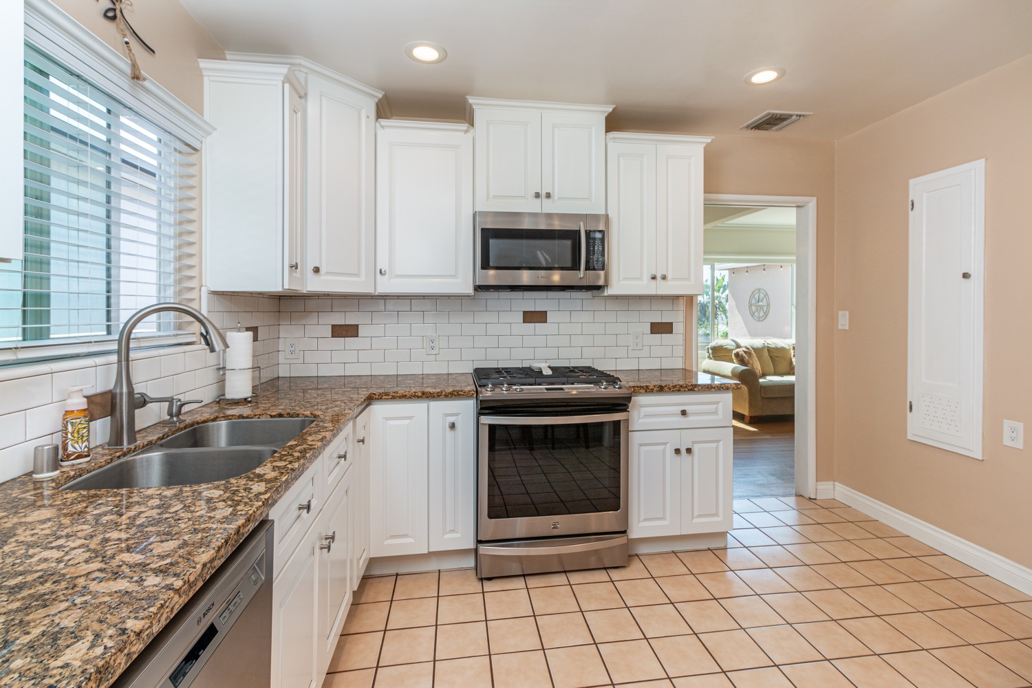 Elfyer - Burbank, CA House - For Sale