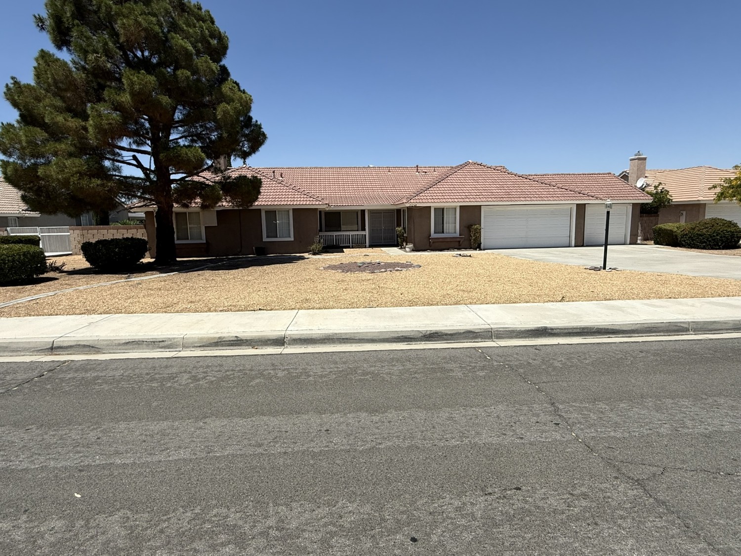 Elfyer - Apple Valley, CA House - For Sale
