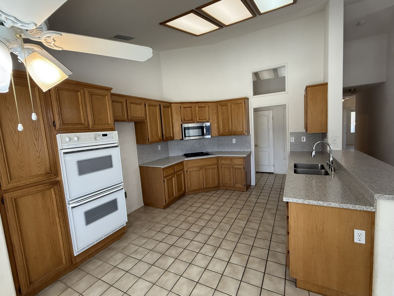 Elfyer - Apple Valley, CA House - For Sale