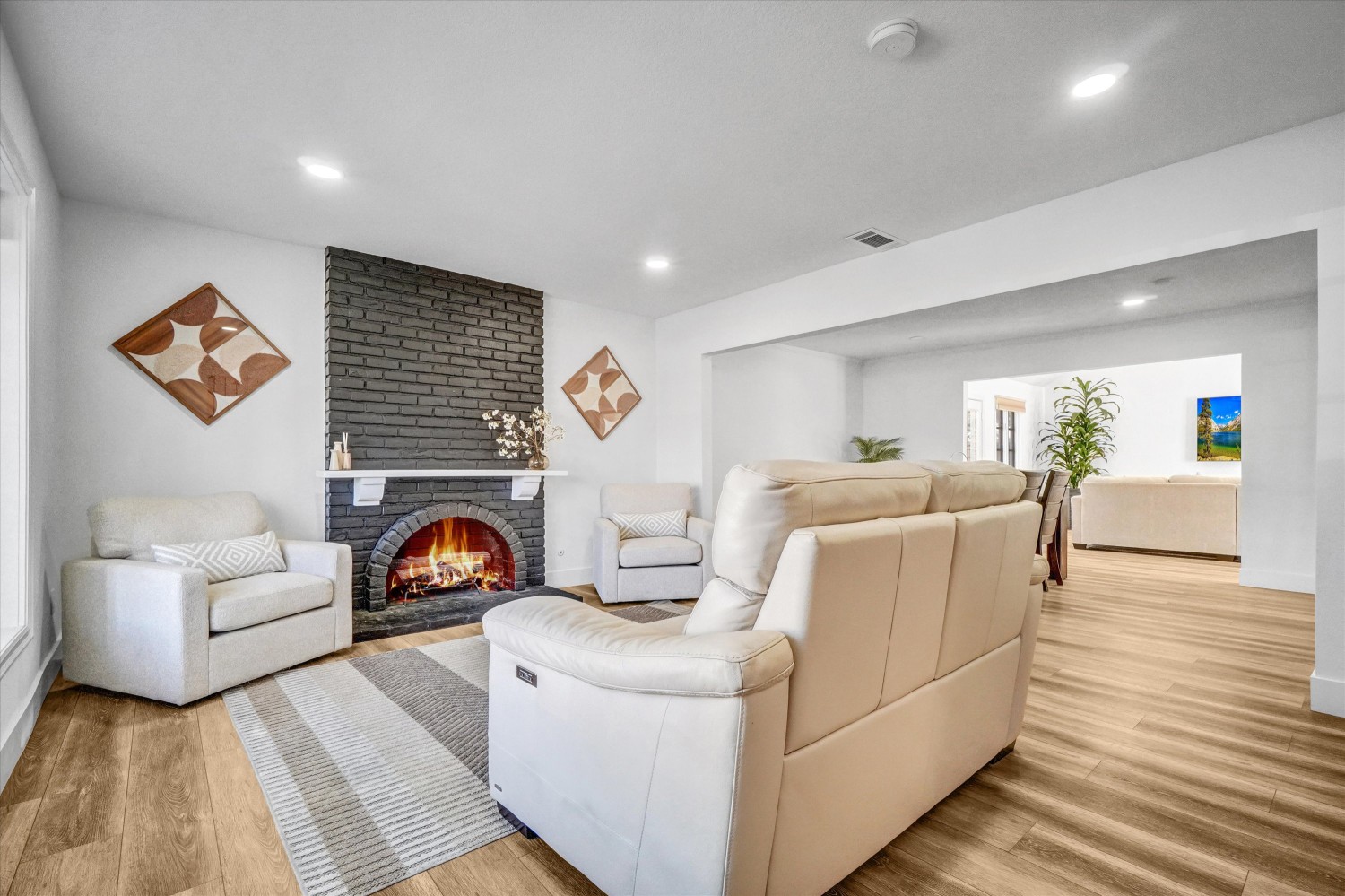 Elfyer - Placentia, CA House - For Sale