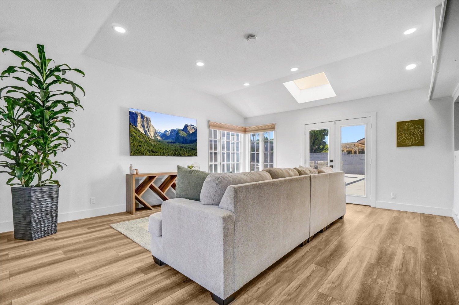 Elfyer - Placentia, CA House - For Sale