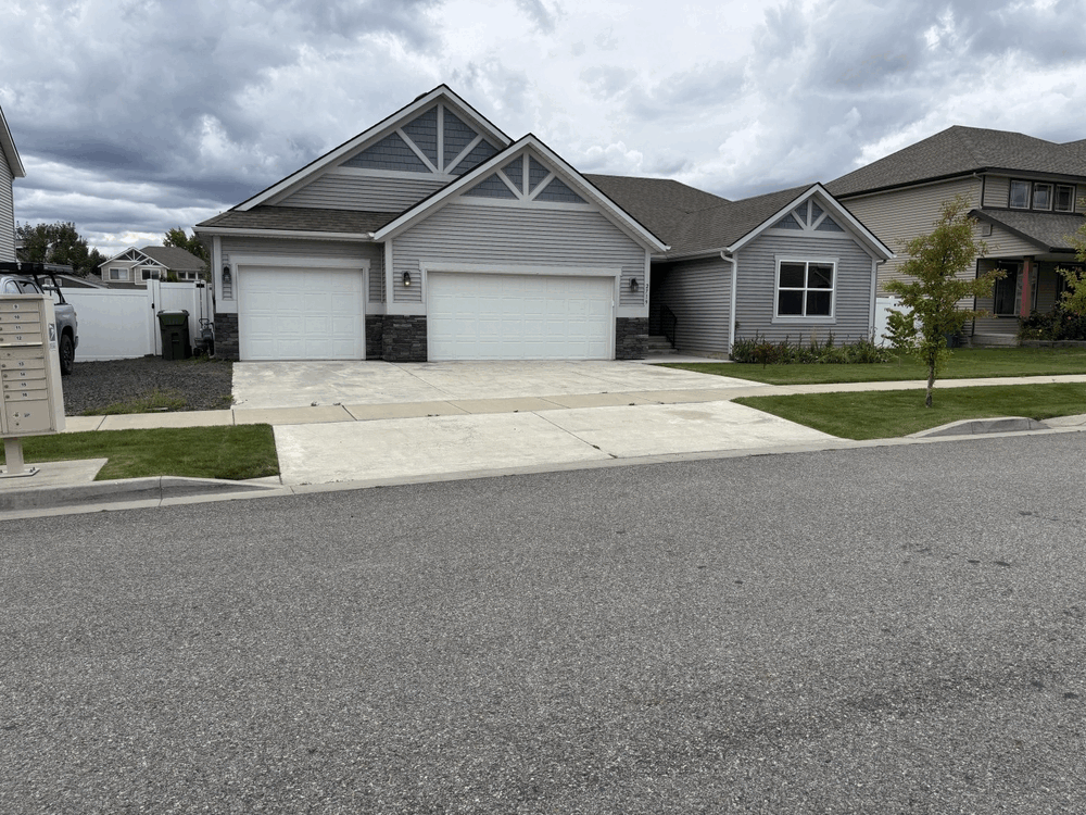 2719 W Heath Ave