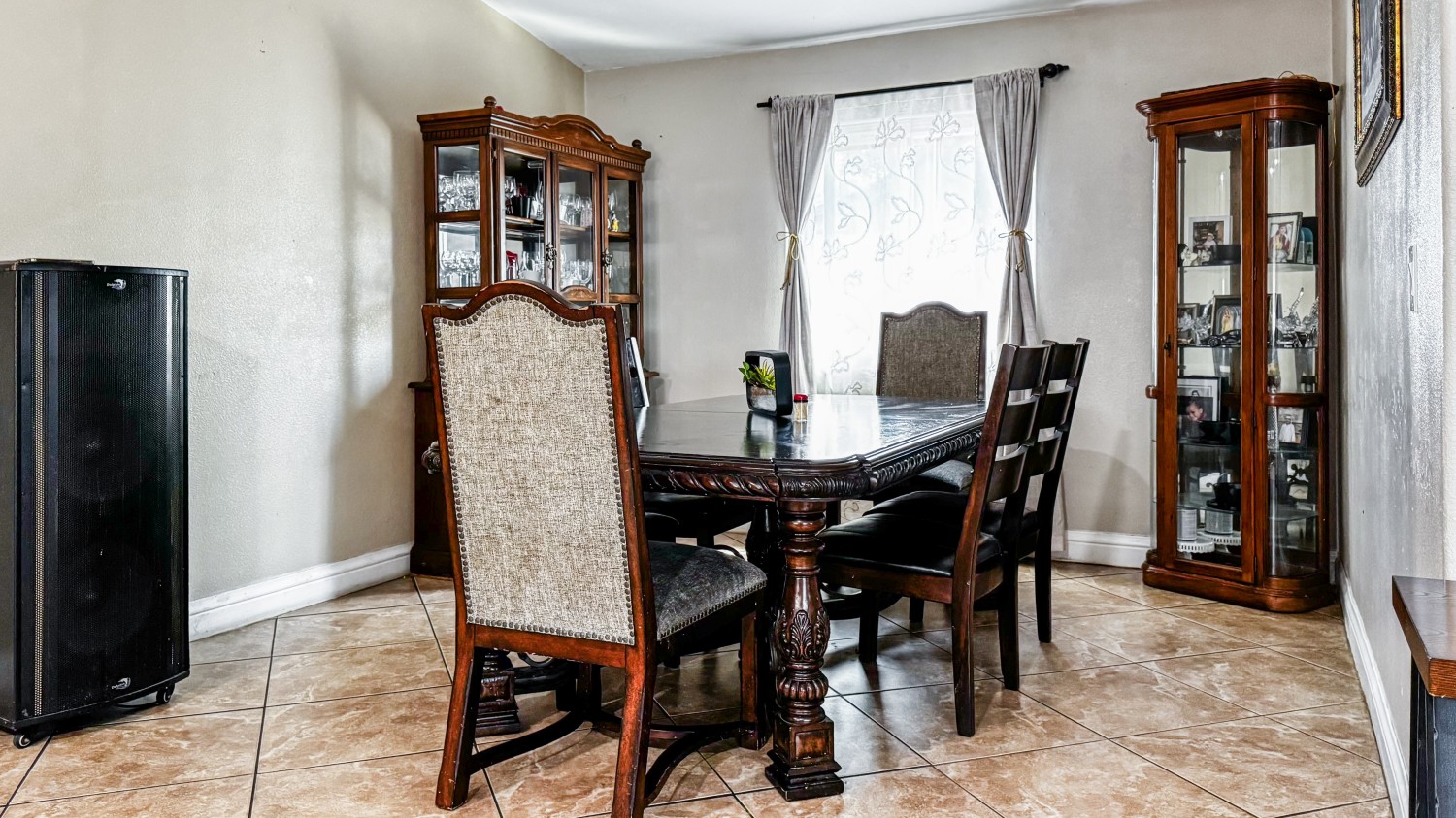 Elfyer - Ontario, CA House - For Sale