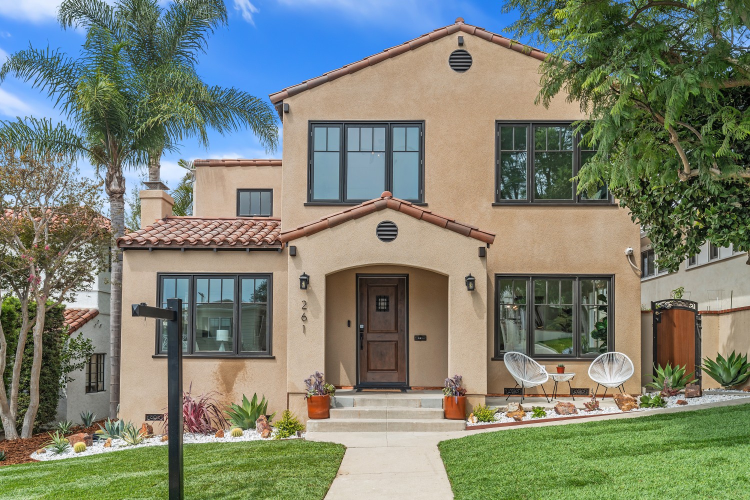 Elfyer - Long Beach, CA House - For Sale