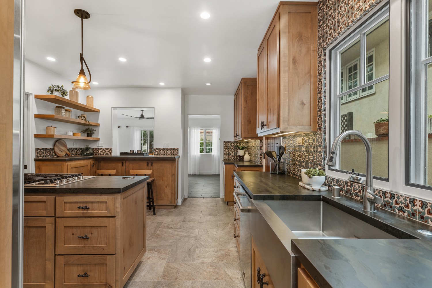 Elfyer - Long Beach, CA House - For Sale