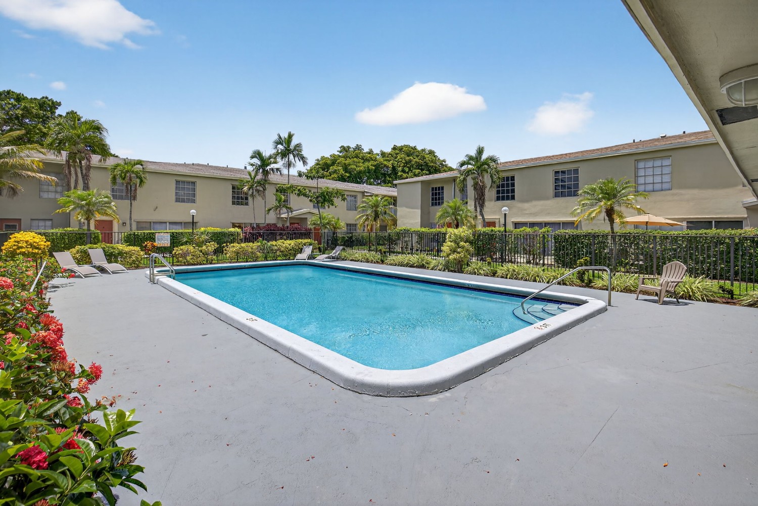 Elfyer - Tamarac, FL House - For Sale