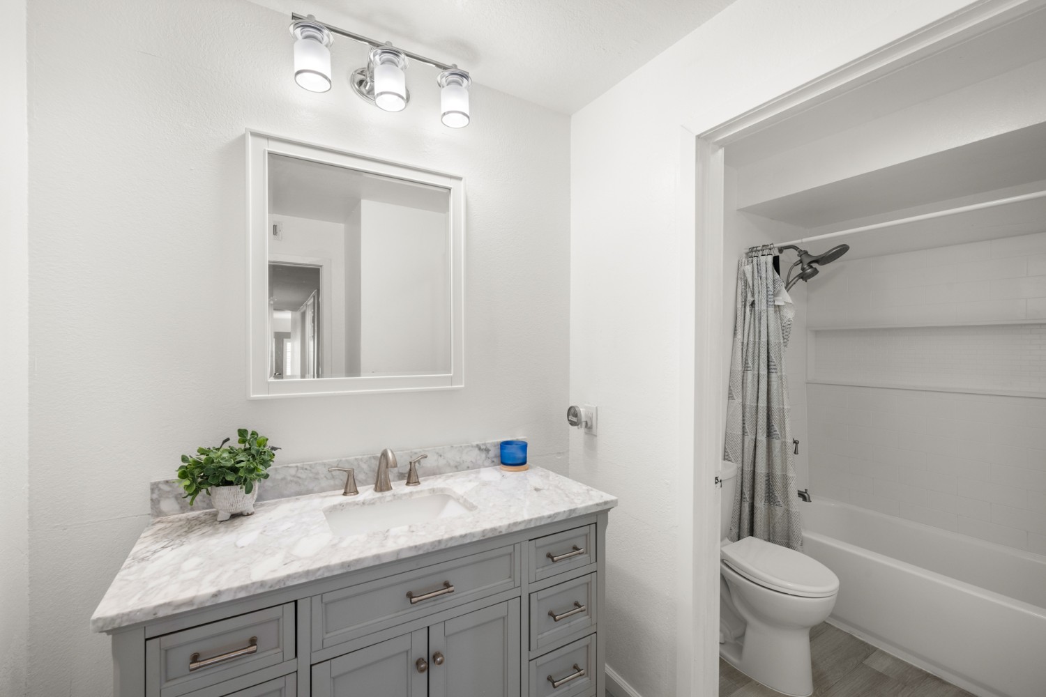 Elfyer - Azusa, CA House - For Sale