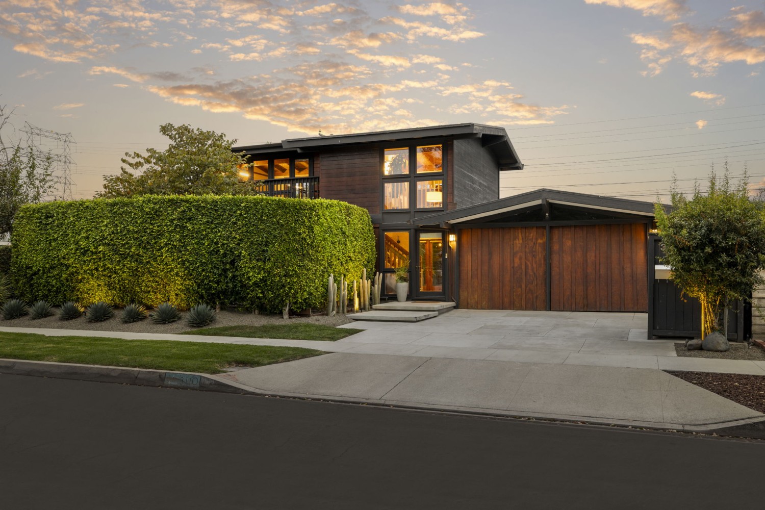 Elfyer - Long Beach, CA House - For Sale