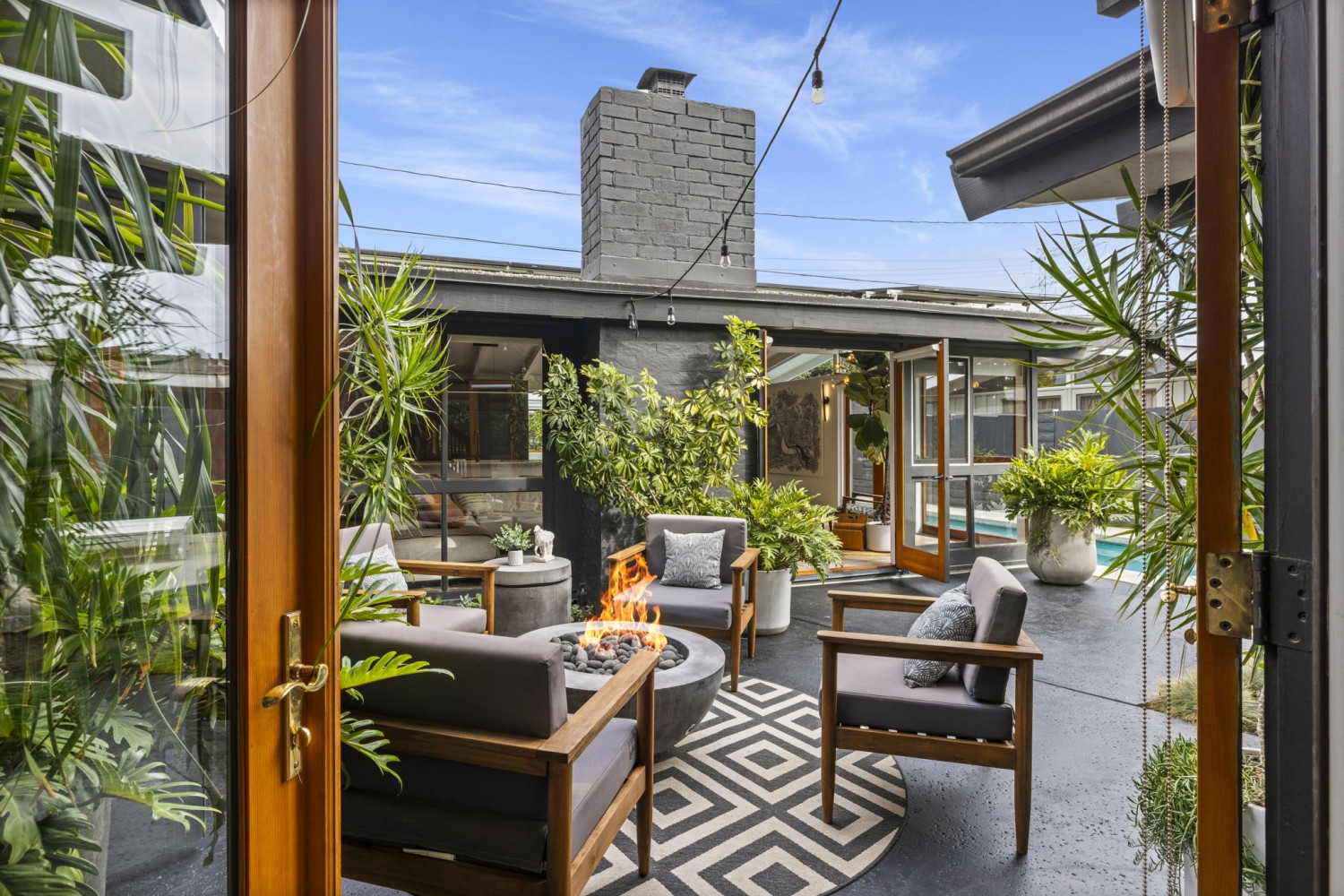 Elfyer - Long Beach, CA House - For Sale