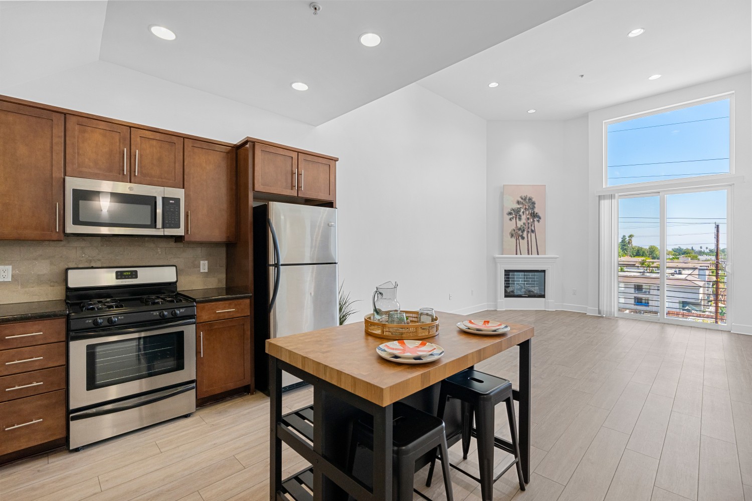 Elfyer - North Hollywood, CA House - For Sale