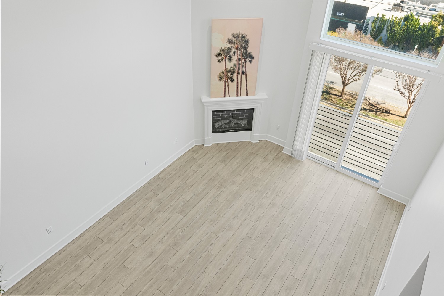 Elfyer - North Hollywood, CA House - For Sale