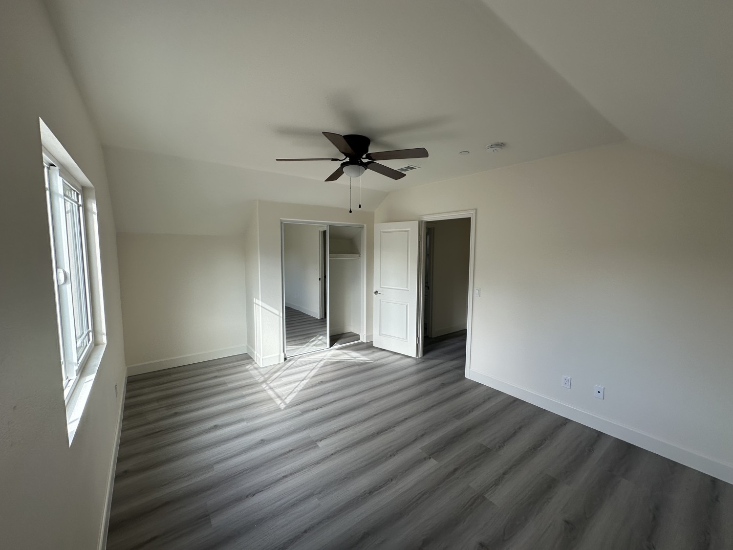 Elfyer - Riverside, CA House - For Sale