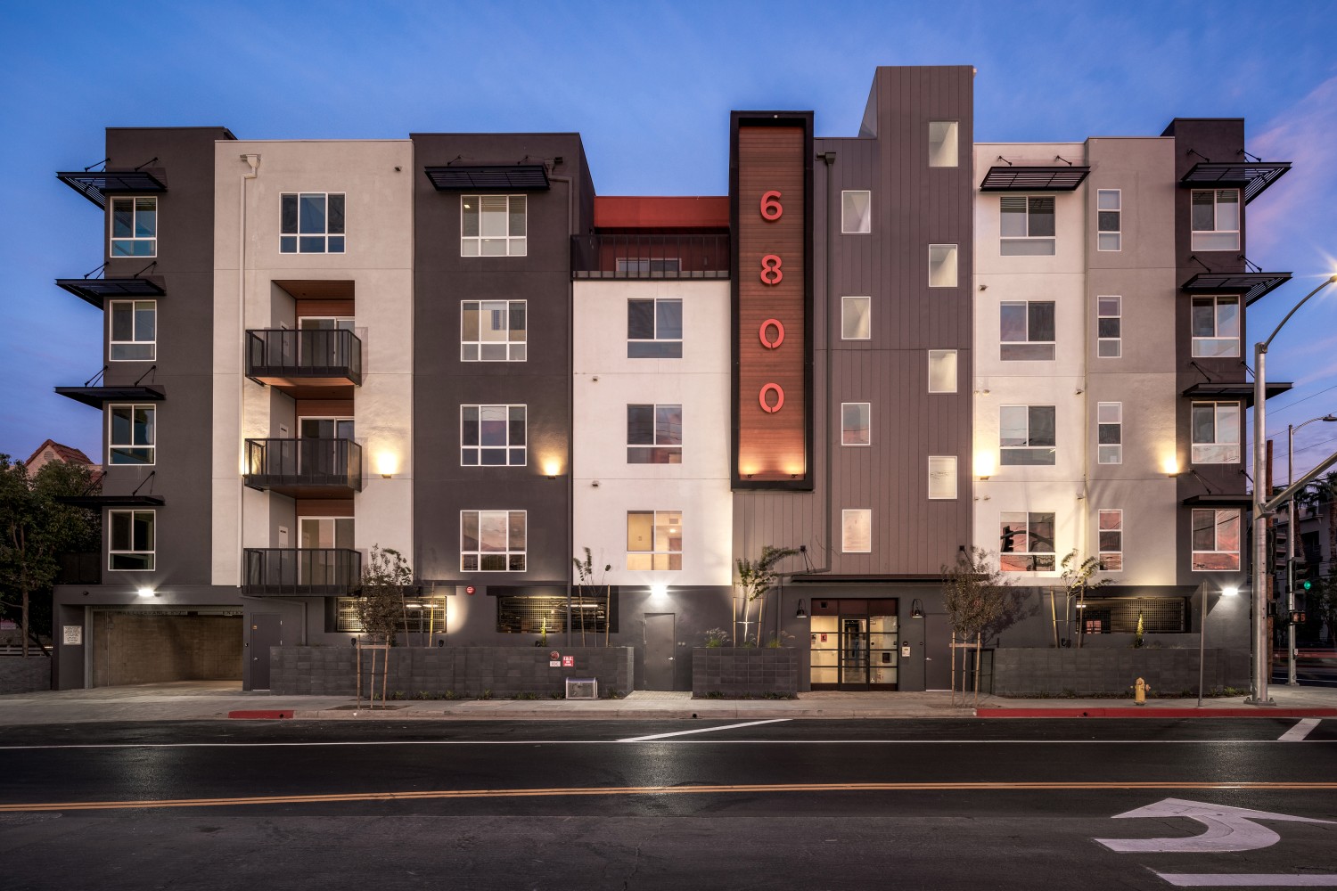 Elfyer - Canoga Park, CA House - For Sale