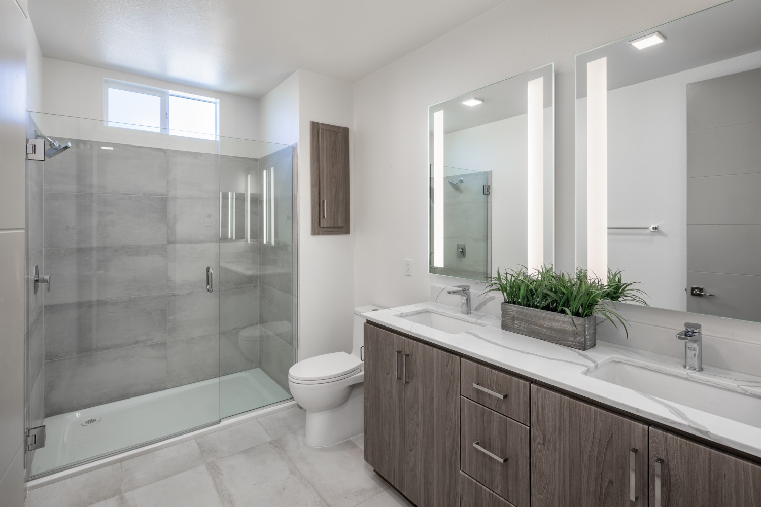 Elfyer - Canoga Park, CA House - For Sale