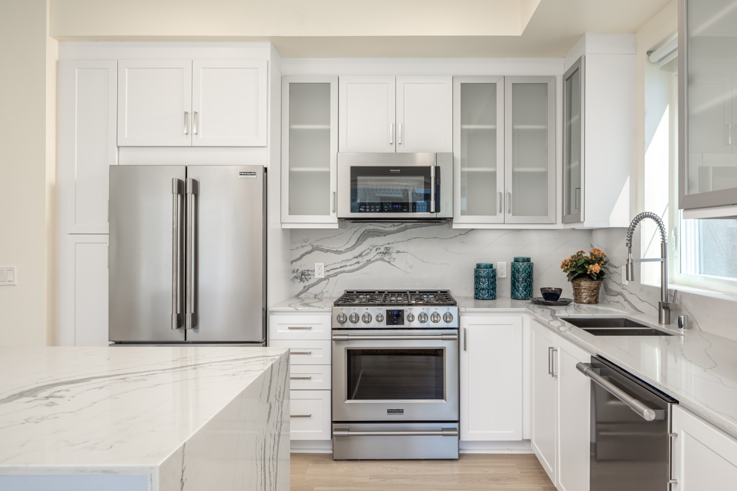 Elfyer - Canoga Park, CA House - For Sale