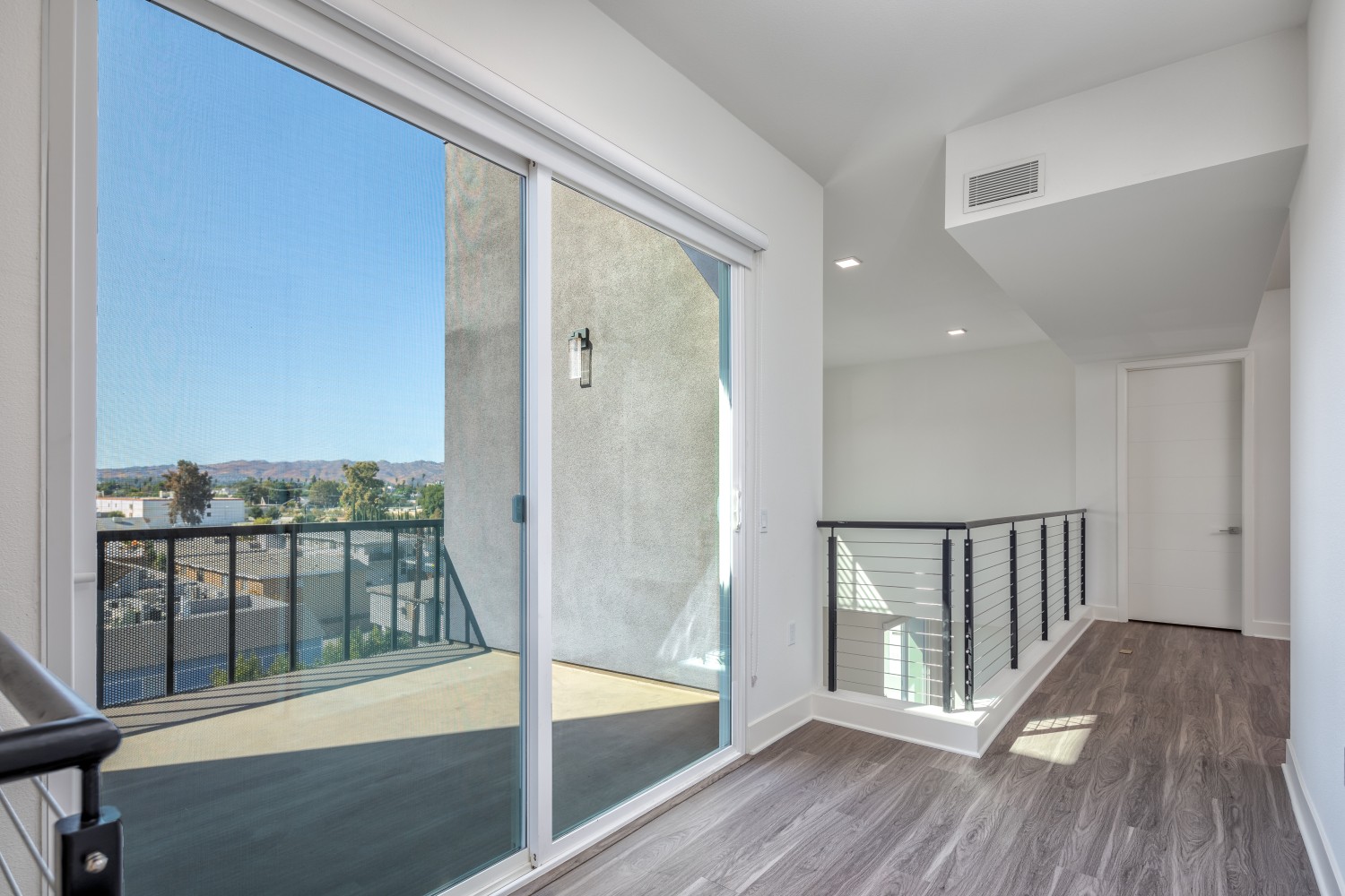 Elfyer - Canoga Park, CA House - For Sale