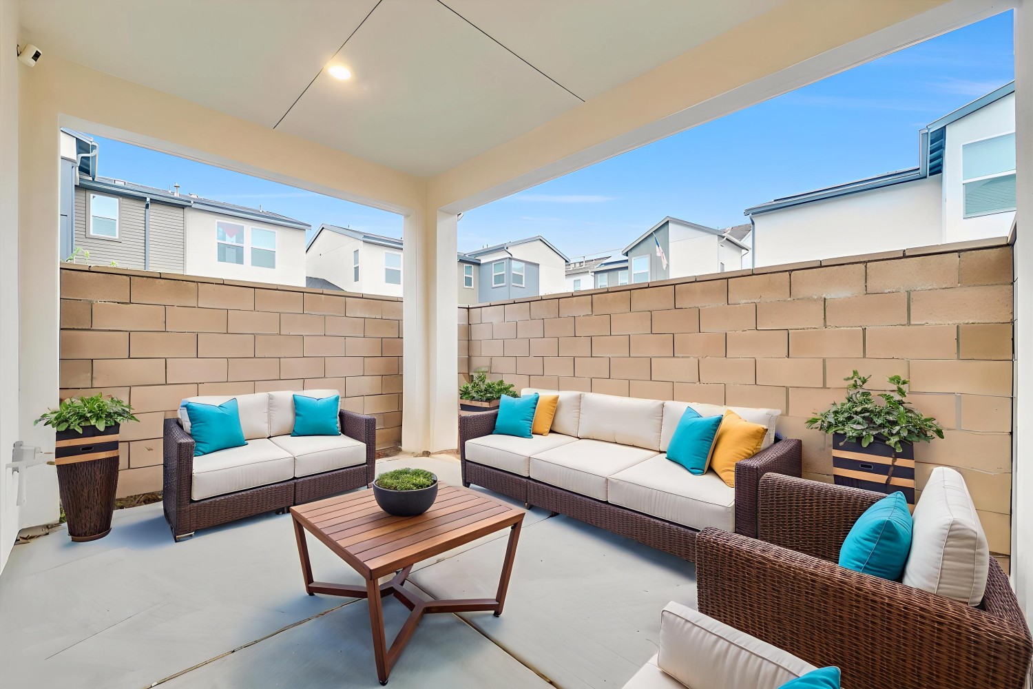 Elfyer - Corona, CA House - For Sale