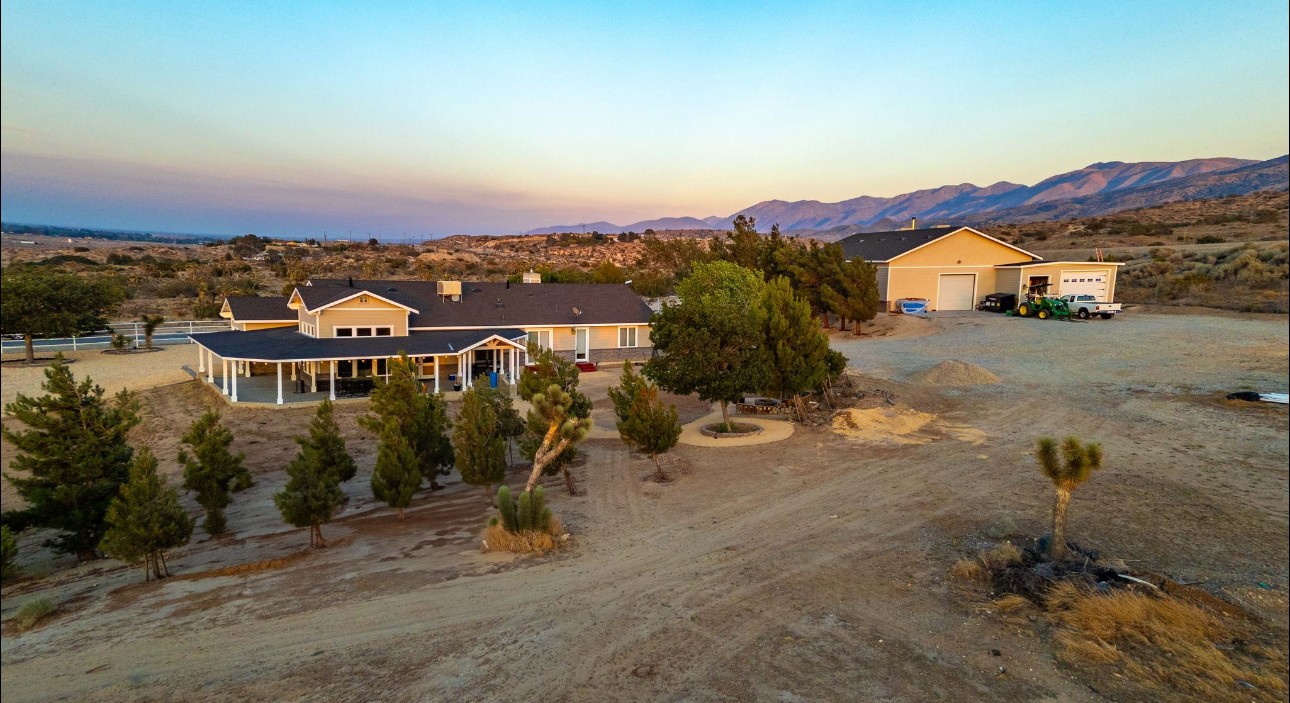 Elfyer - Palmdale, CA House - For Sale