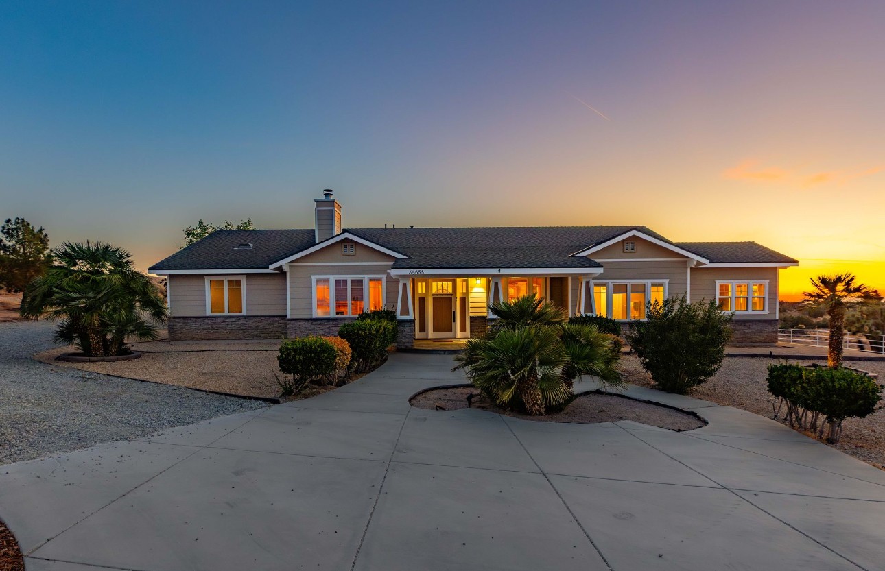 Elfyer - Palmdale, CA House - For Sale