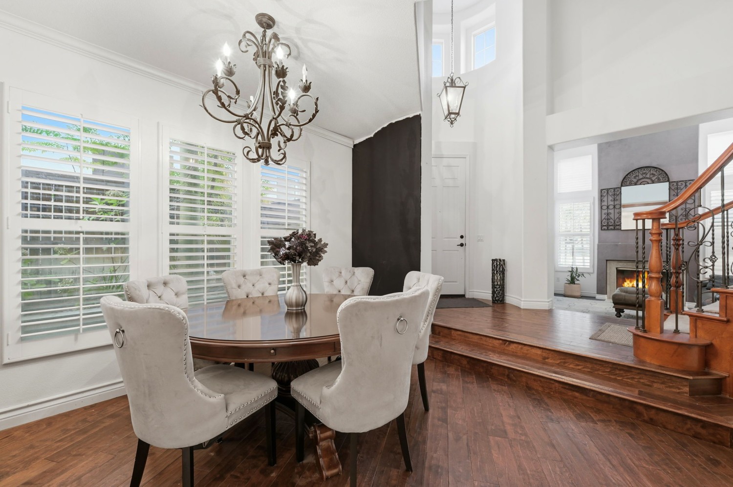 Elfyer - Santa Clarita, CA House - For Sale