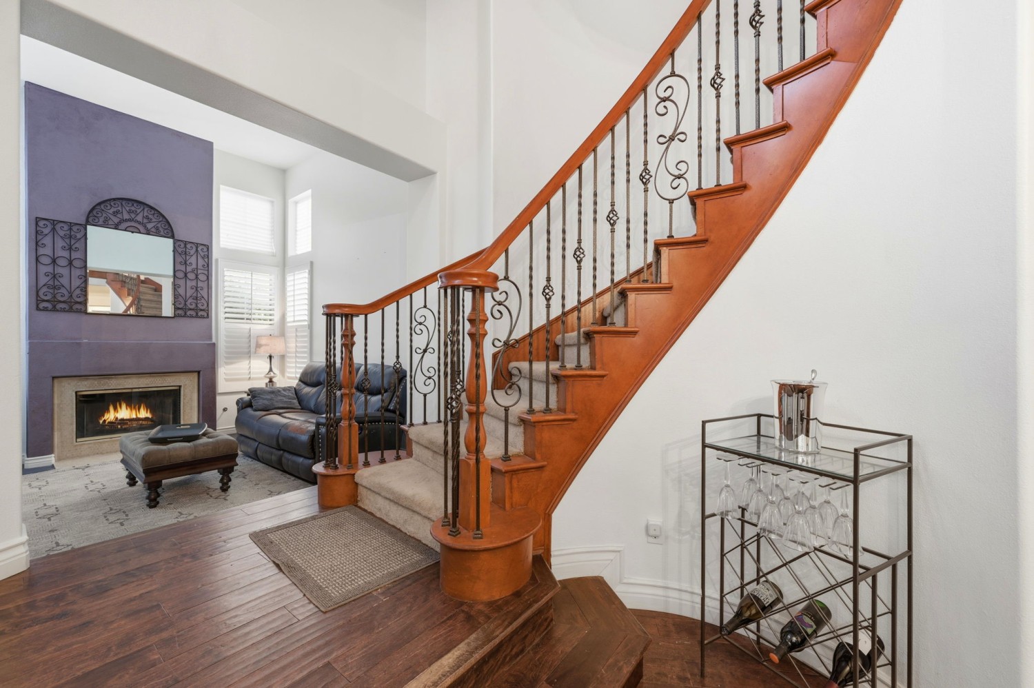 Elfyer - Santa Clarita, CA House - For Sale