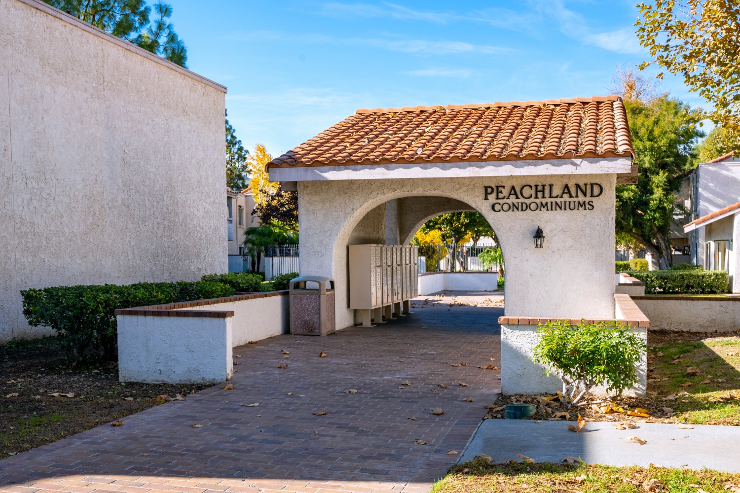 Elfyer - Newhall, CA House - For Sale