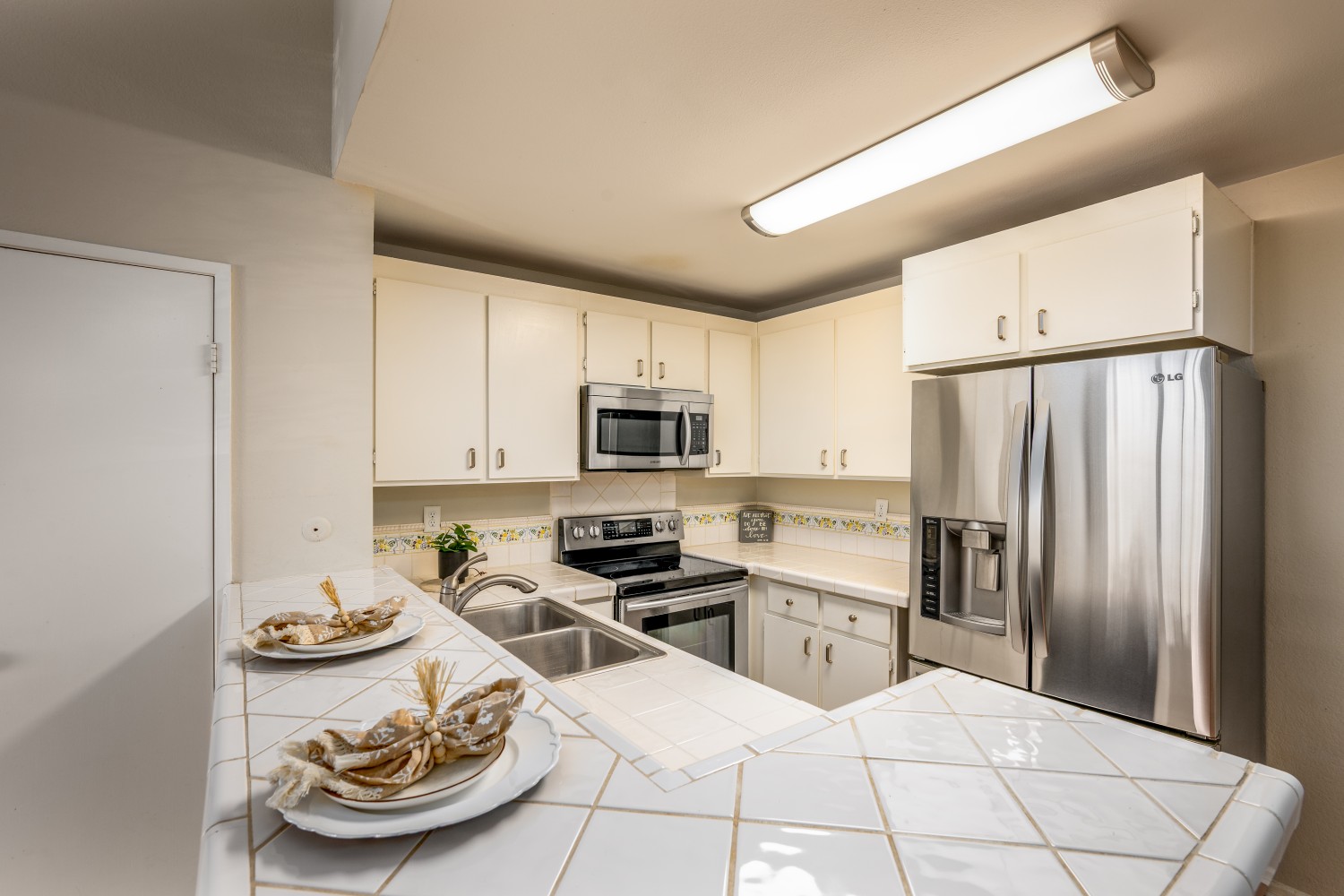 Elfyer - Newhall, CA House - For Sale