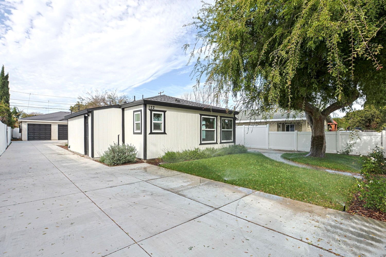 Elfyer - Santa Ana, CA House - For Sale