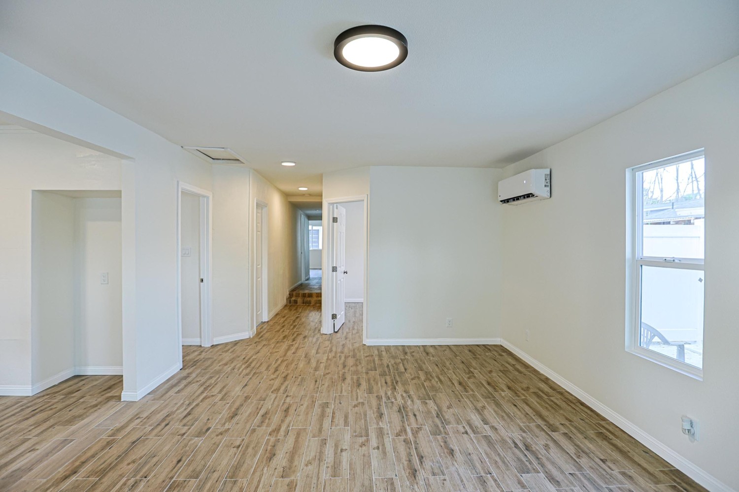 Elfyer - Santa Ana, CA House - For Sale