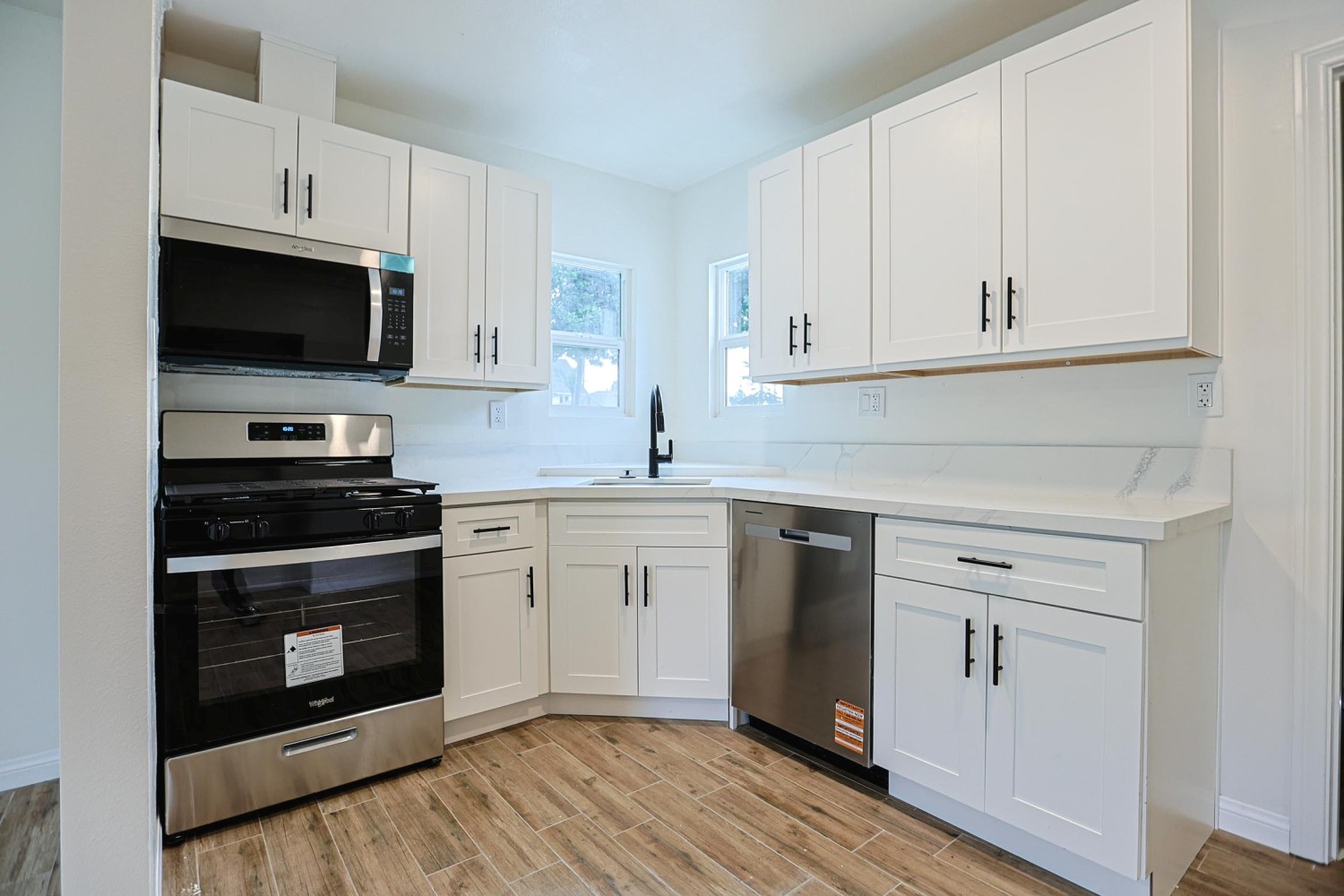 Elfyer - Santa Ana, CA House - For Sale